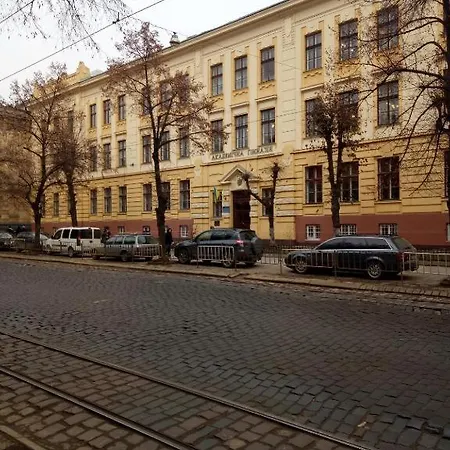 Stepan Bandery Street,37-2 центр вокзал неподолік Apartmán